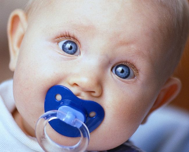 See great tips for managing pacifier use