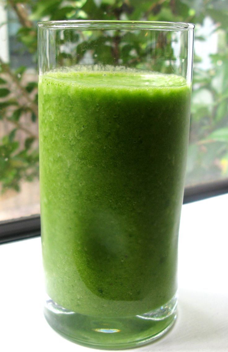 The classic green smoothie can contain many spoonfuls of sugar if you do not choose your ingredients carefully