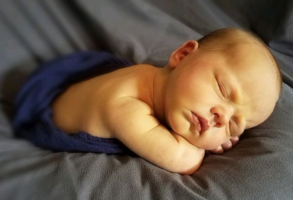 Co-Sleeping with Baby Photo 1